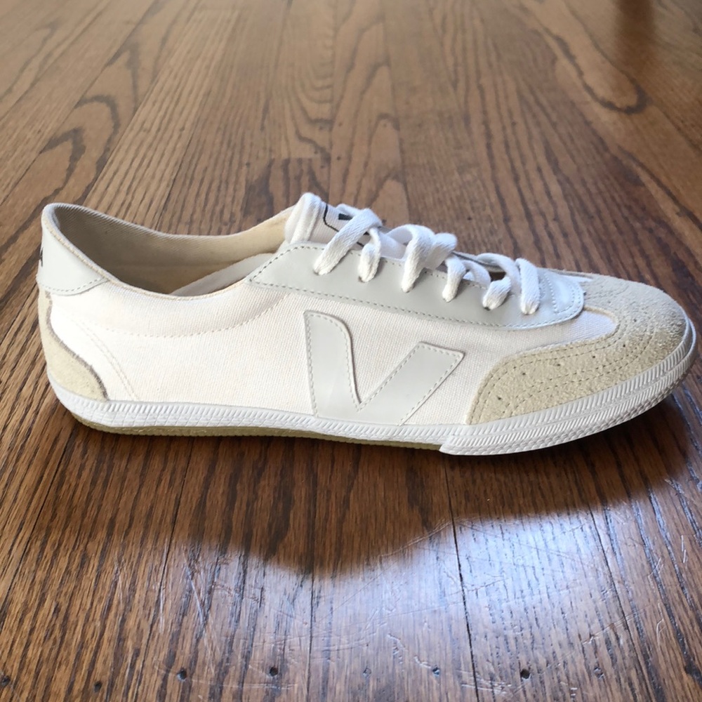 Sustainable Veja volley white sneaker - size 41
